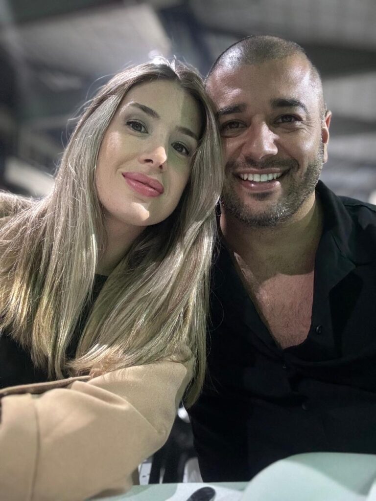 a1624efe-dca6-402c-ba0a-ba481fcbef87